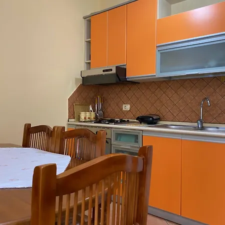 Comfy One-Bedroom Flat In Golem, 1Br, 2 Sofas Exterior photo