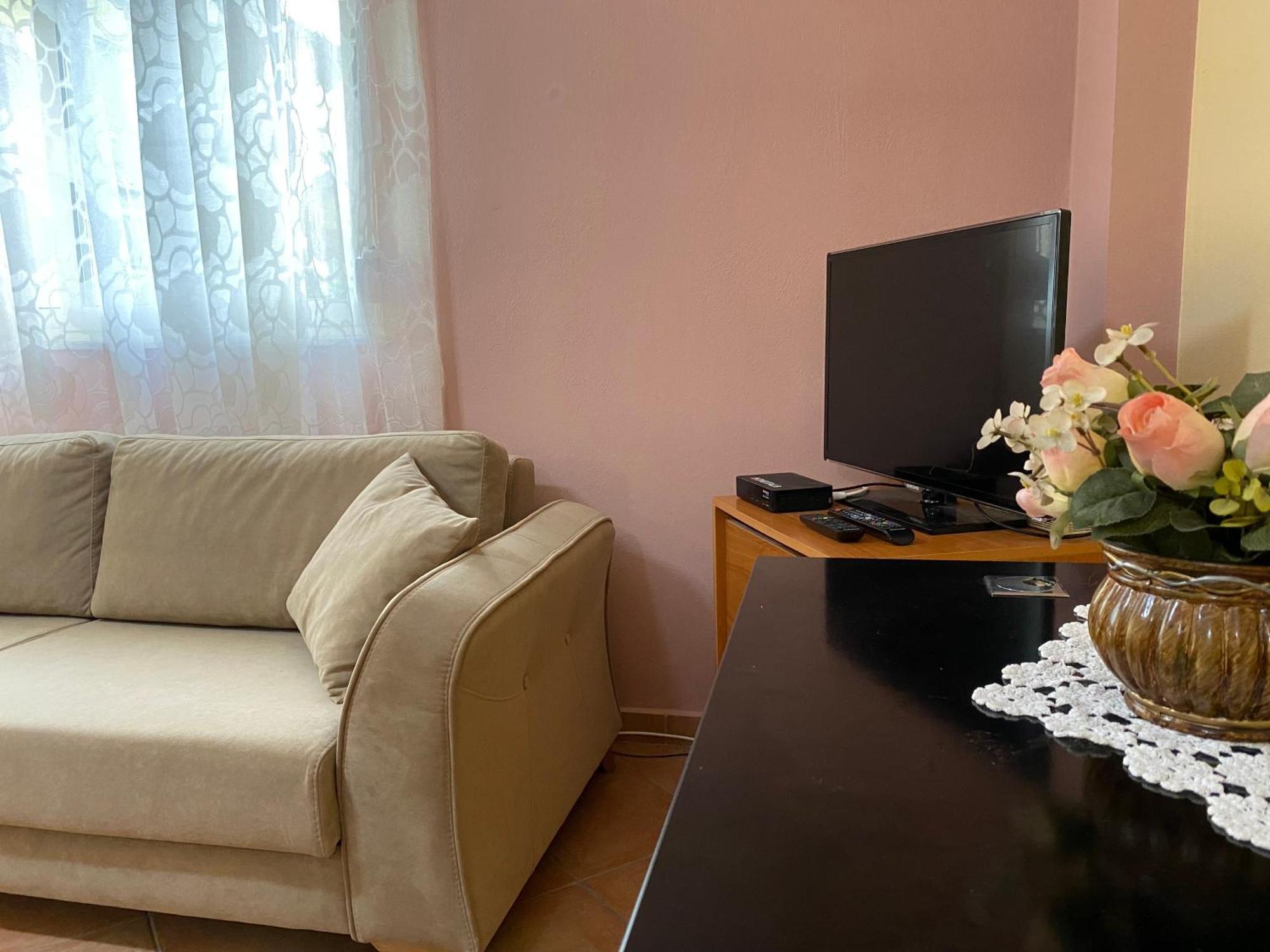 Comfy One-bedroom Flat In Golem, 1br, 2 Sofas Golem (Tirana)