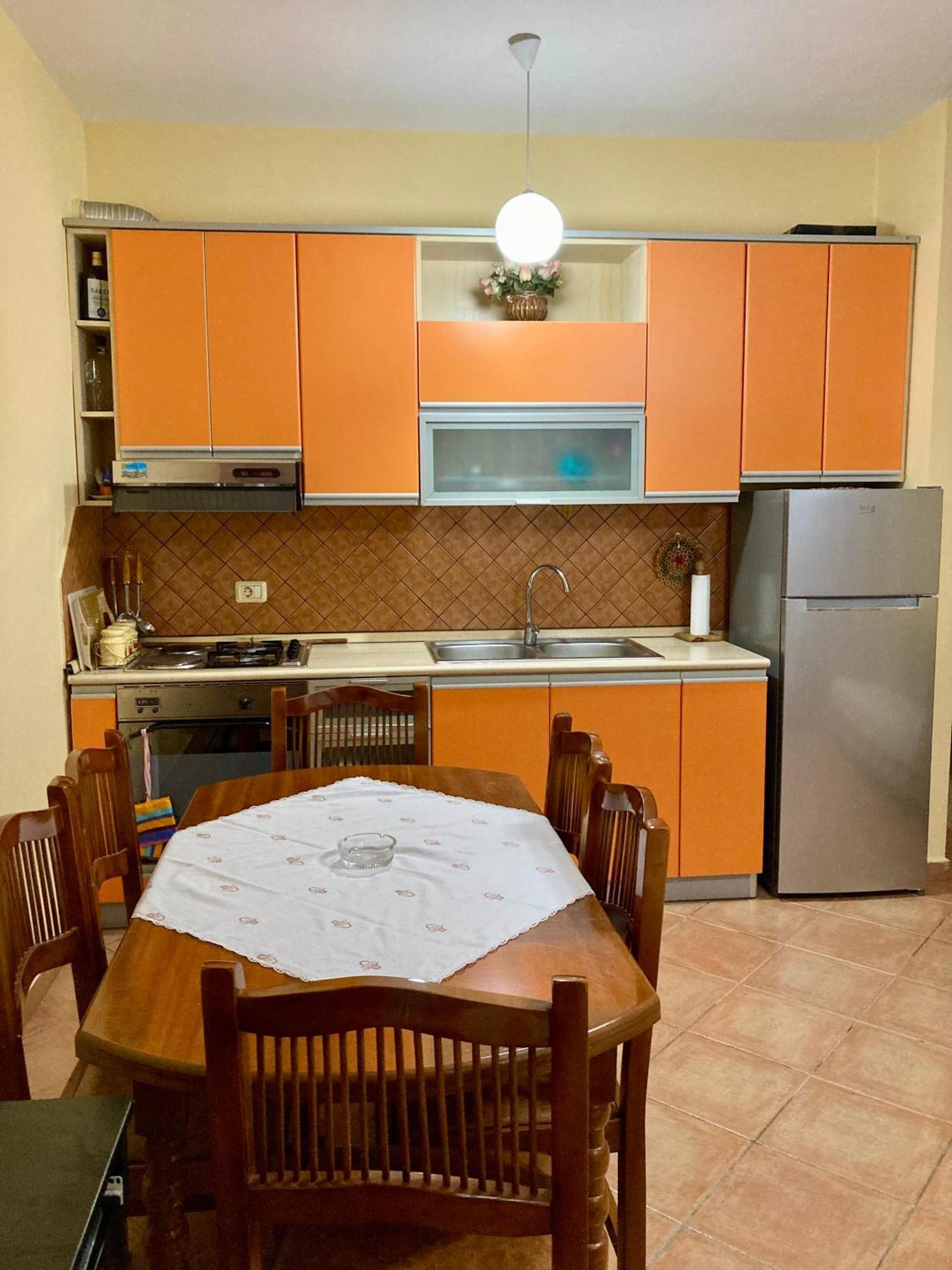 Appartement Comfy One-bedroom Flat In Golem, 1br, 2 Sofas